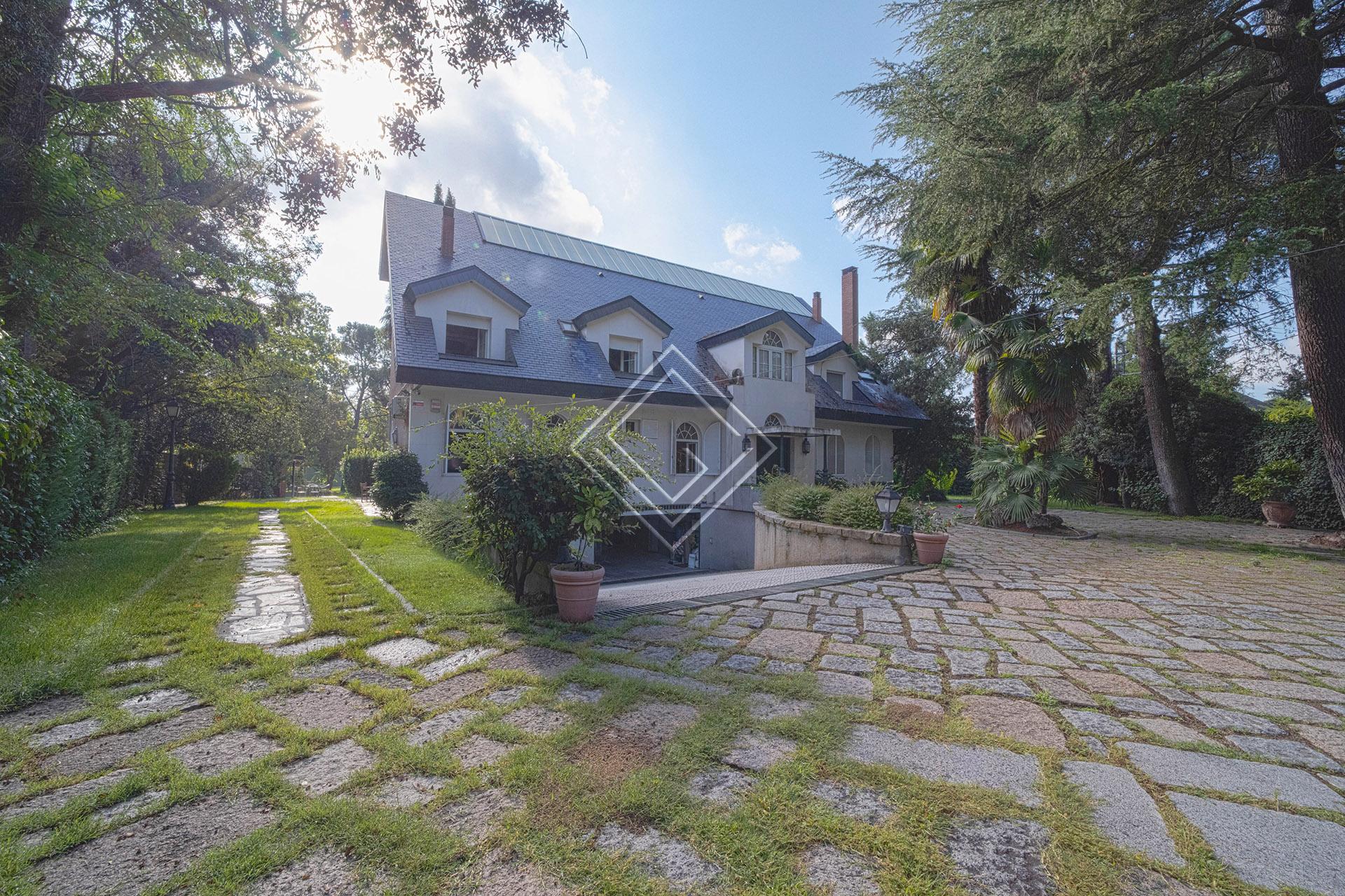 Casa Independiente con piscina y pádel en la Florida - Imagen
