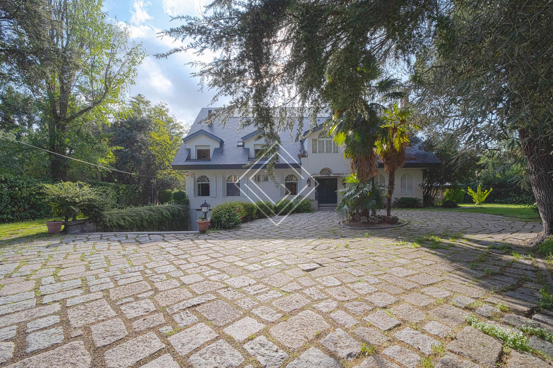 Casa Independiente con piscina y pádel en la Florida - Imagen