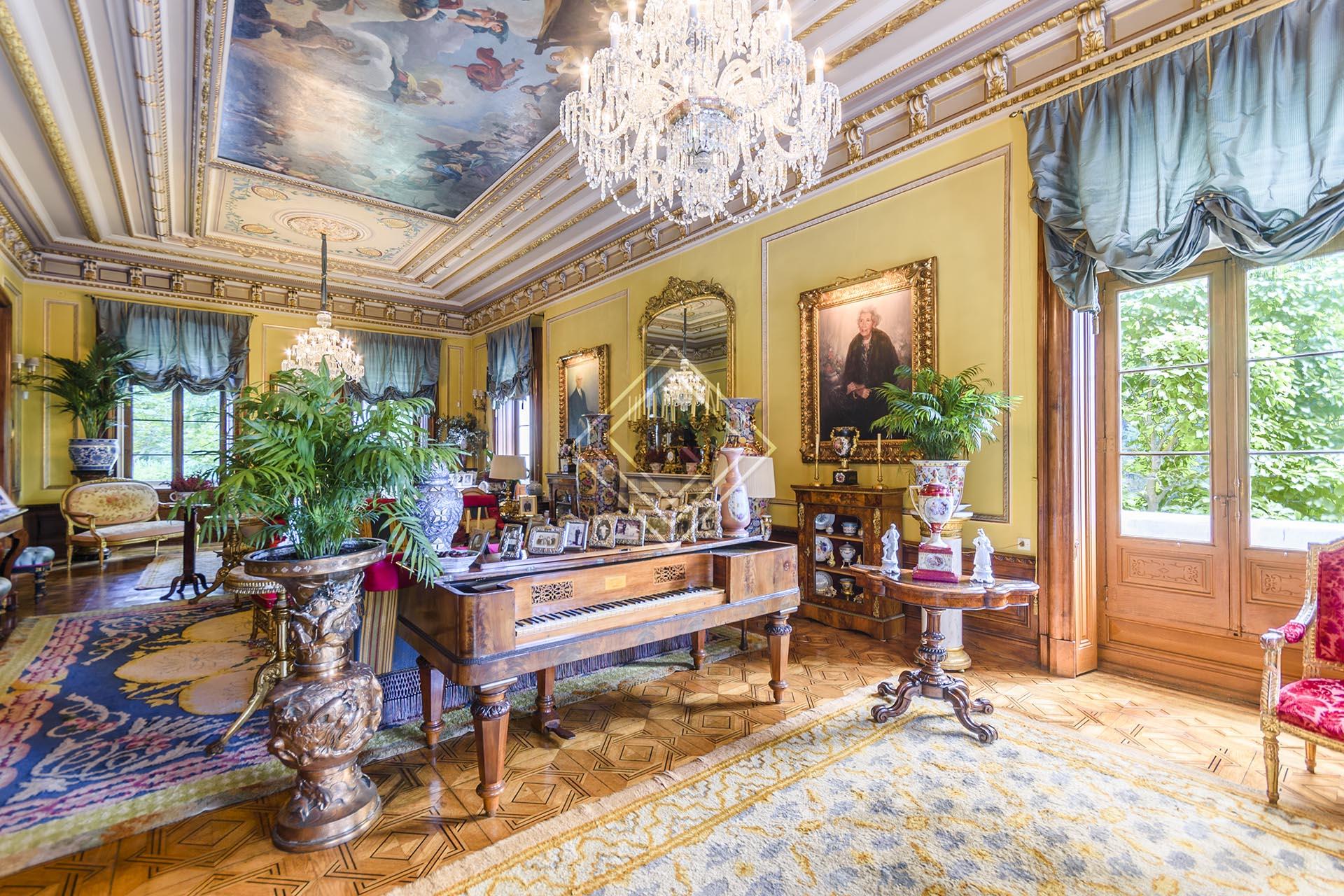 Lujoso Palacete en Somió - Imagen