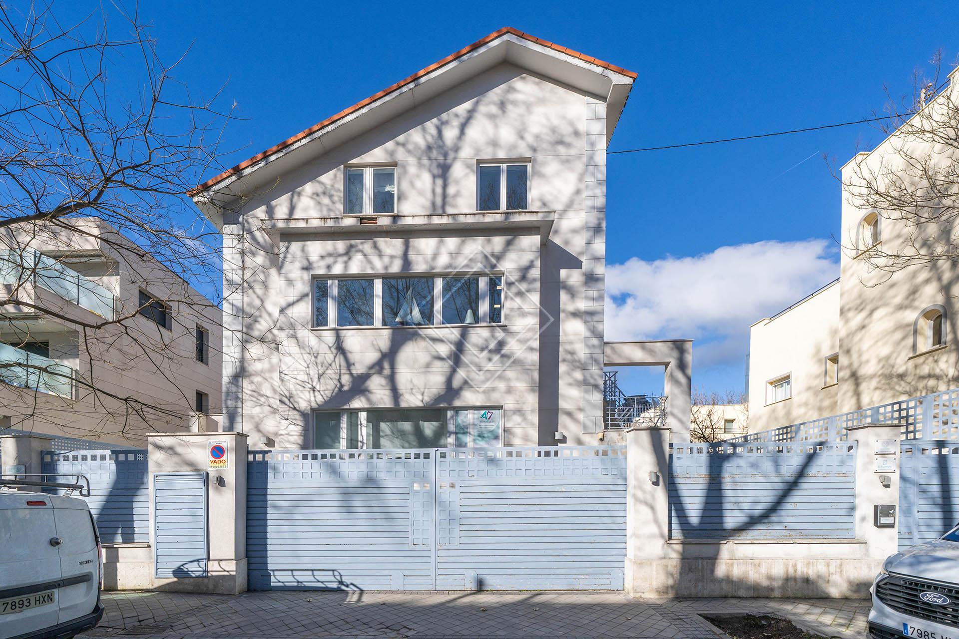 Edificio dotacional en venta en El Viso - Imagen