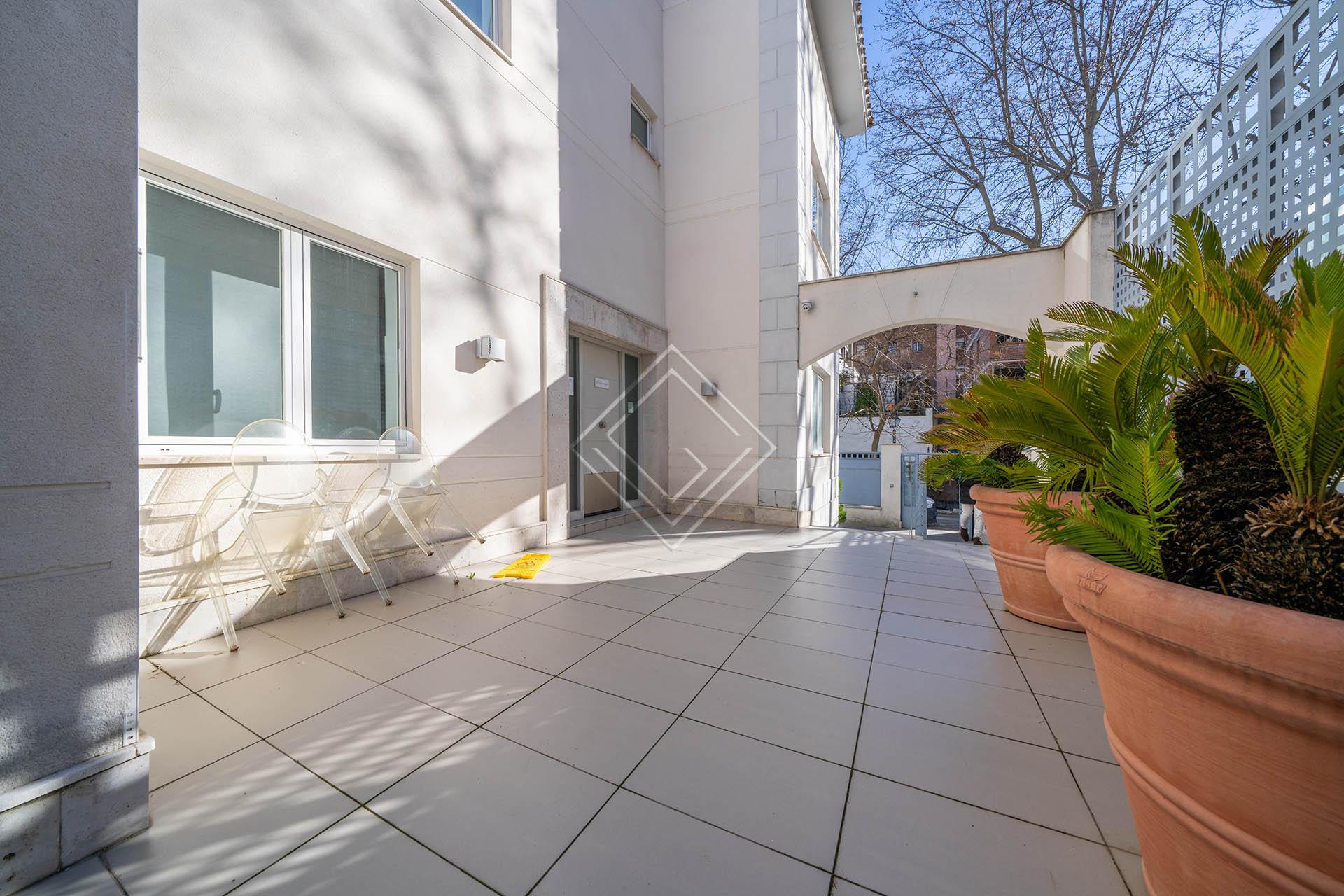 Edificio dotacional en venta en El Viso - Imagen