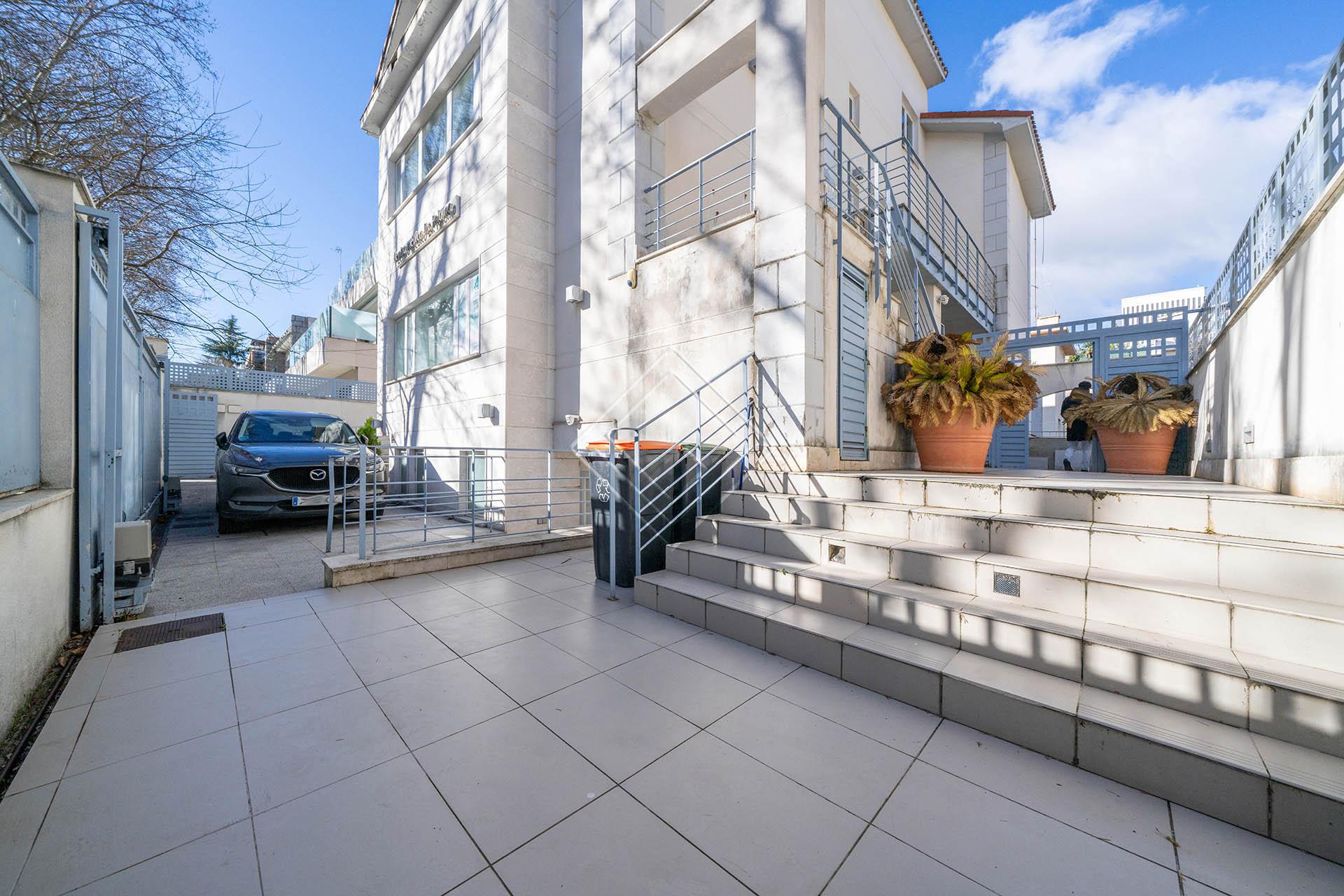 Edificio dotacional en venta en El Viso - Imagen