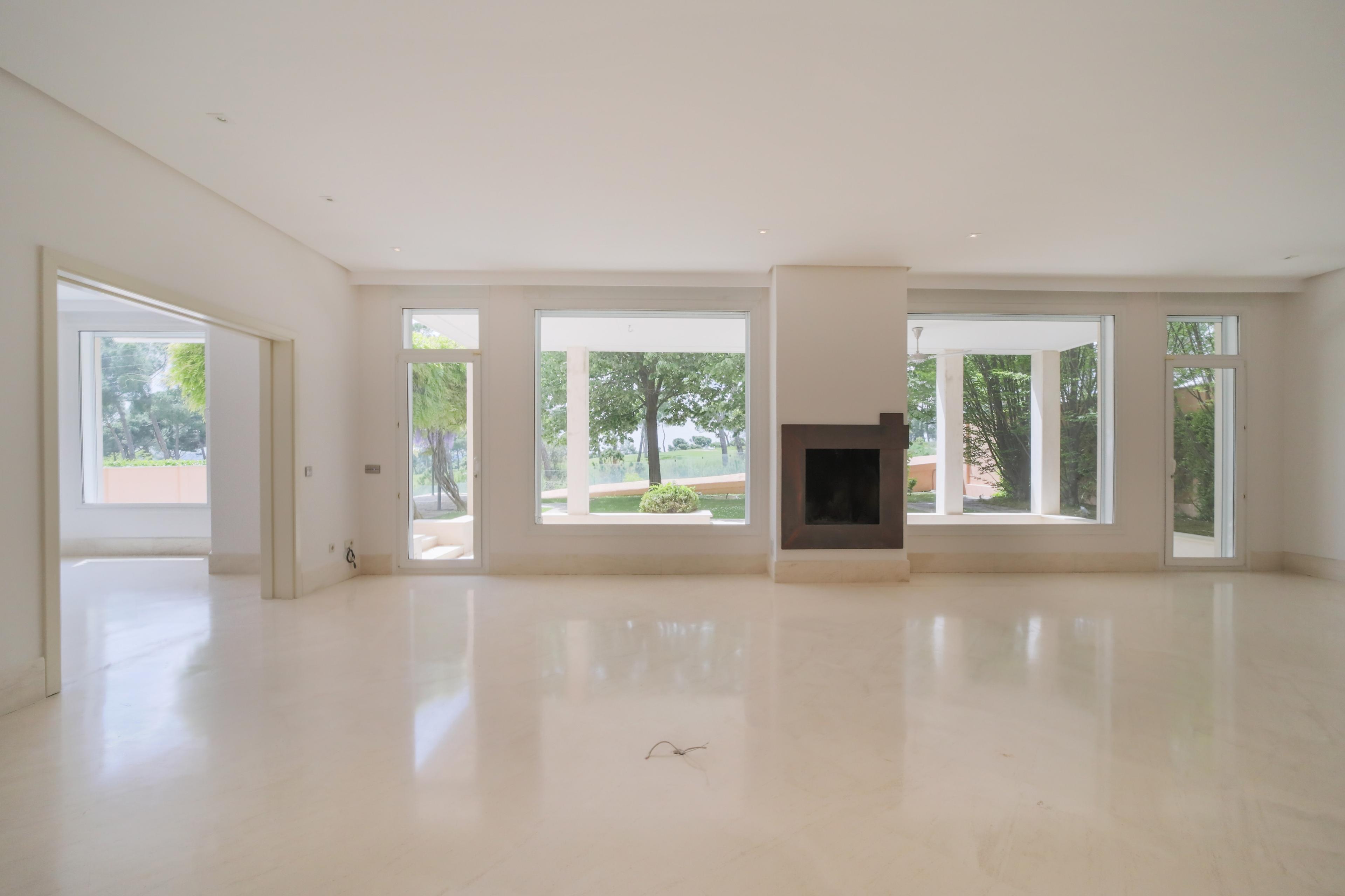 Fabulosa casa en alquiler en la Colonia Puerta de Hierro - Imagen